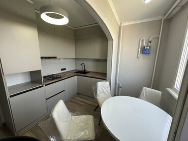 всвязи с переездом: 2 комнаты, 45 м², 106 серия улучшенная, 4 этаж, Евроремонт