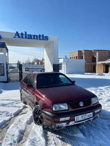 или меняю на дом: Volkswagen Vento: 1992 г., 1.8 л, Механика, Бензин, Седан