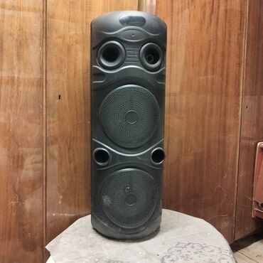 Maqnitofonlar: Portativ Tower Tipli Akustik Sistem - İri ölçülü qüllə korpus: ön