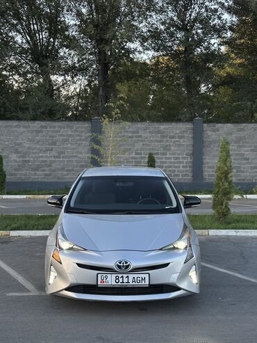 Toyota: Toyota Prius: 2016 г., 1.8 л, Робот, Гибрид, Седан