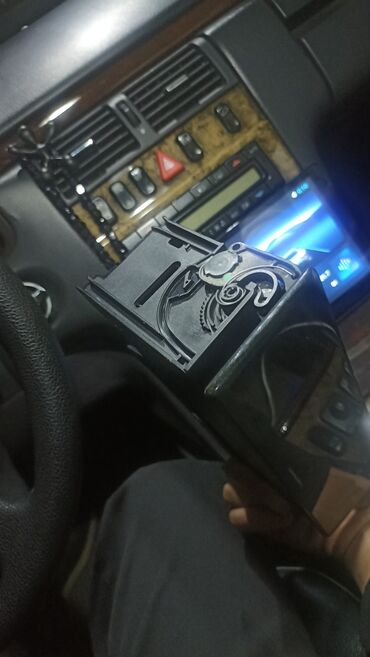 Другие автозапчасти: На мерседес 210 авангард бардочек консоли в хорошем состоянии механизм — 3