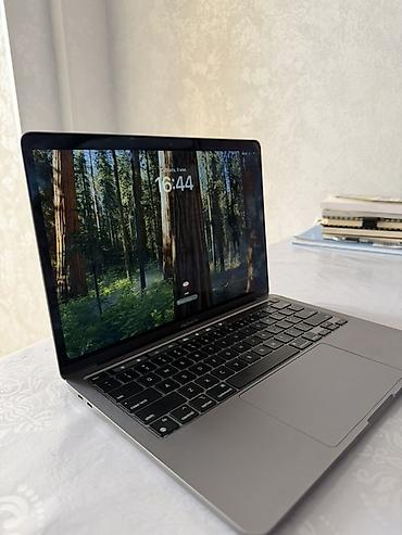 Ноутбуки Apple (MacBook): Apple MacBook Pro 13" (серый космос) - Дисплей: 13.3" Retina, высокая — 1