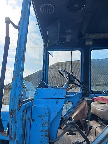 avtomobil satisi vakansiya: Kənd təsərrüfatı işləri üçün traktor. Mavi rəngli, qapalı kabinli — 6
