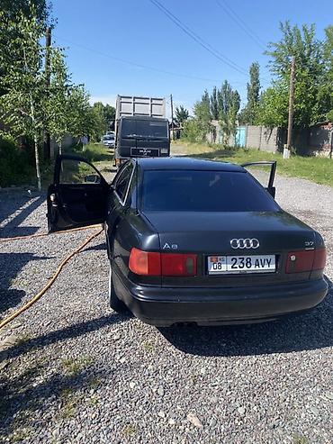 2 4 д: Audi A8: 1997 г., 3.7 л, Автомат, Газ, Седан — 1
