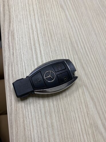 Datçiklər, sensorlar, qoruyucular: Mercedes açarı satılır orjinal açardır hər fünksiyası işləkdir