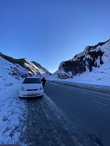 холодильник авто: Honda Stream: 2001 г., 1.7 л, Автомат, Бензин, Минивэн — 6