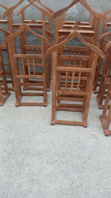 морозильник для мороженого: Taxta paltar asqısı/valet stendi - Material: tam ağac (cilalanmış