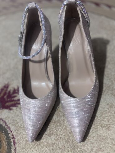 Tuflilər: Tuflilər, Ölçü: 39, rəng - Çəhrayı, Yeni — 9