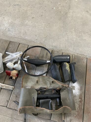 диски для автомобилей: Vaz 2106 rolu-130azn 4 eded orginal bufer qulaxlari 30 azn 2eded