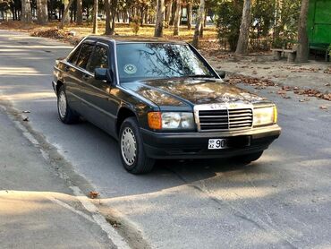 Mercedes-Benz: Mercedes-Benz 190: 2 l | 1990 il Sedan — 9