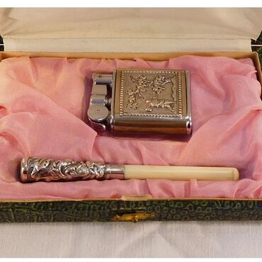 Digər aksesuarlar: • Necessaire de fumeur en ARGENT MASSIF INDOCHINE (antique 1920)