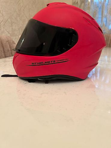 mt 82: MT helmets mat qırmızıdır vizorunda cızığ yoxdur demək olar. Üstündə — 1