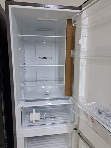 Холодильники: Холодильник Hisense, Новый, Двухкамерный, No frost, 60 * 185 * 57, С рассрочкой — 5