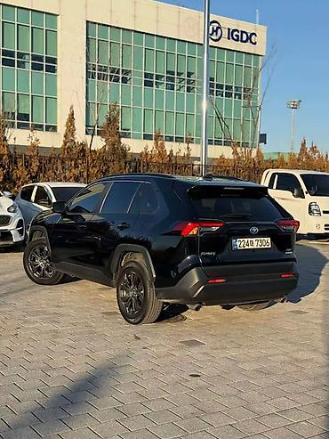 Toyota: Toyota RAV4: 2022 г., Автомат, Кроссовер — 18