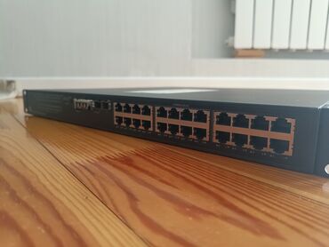 Modemlər və şəbəkə avadanlıqları: HP A5120 Series Switch (JG091A) - 24x 10/100/1000Base-T RJ-45 şəbəkə — 1