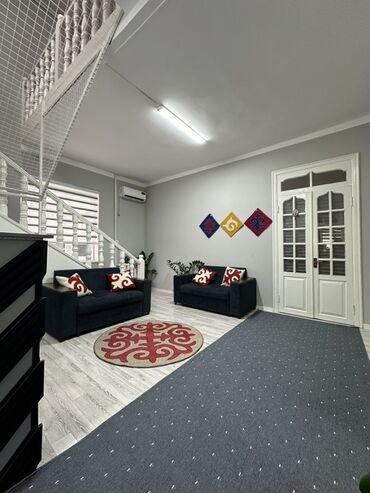 Посуточная аренда комнат: Уютный номер-студия с отдельным санузлом. Планировка и оснащение: - — 6