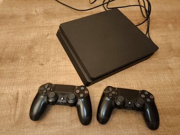 playstation kirayesi: PlayStation 4 Slim, yaddash 1Tb. 2 eded original gamepad (joystick)