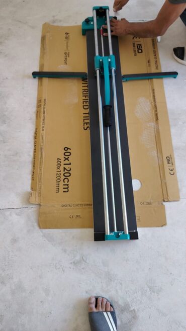 gilan kafel: Yeni Əl ilə çalışan Kafel kəsən stanok, 1200 mm