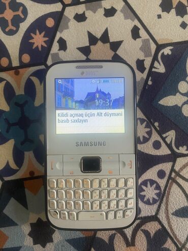 телефон с определителем номера: Samsung D980 Duos, < 2 GB Memory Capacity, rəng - Ağ, İki sim kartlı