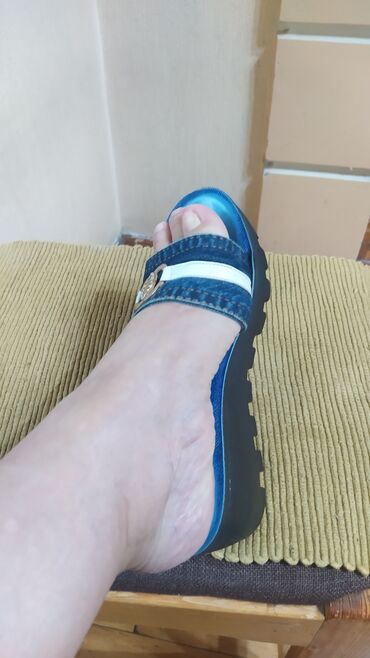 Домашние тапочки: Домашние тапочки, 37.5, Б/у, цвет - Синий — 29