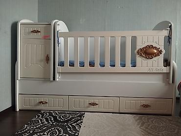 Beşiklər: Oğlan və qız üçün, İşlənmiş, Dördbucaq, Beşik, Dəstsiz, Matras ilə, Yellənmə mexanizmi ilə — 1