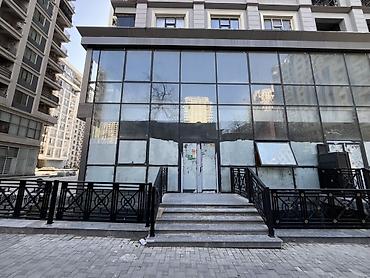 evler bine: Kommersiya obyekti – vitrinəli yer səviyyəsi sahə Ümumi -3.000 kvadrat — 2