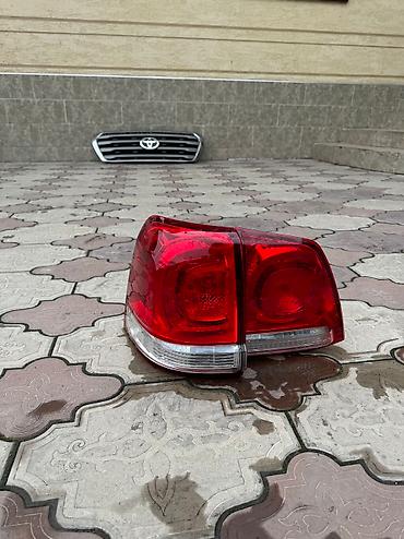 Бампер и комплектующие: Бампер Toyota, Б/у, Оригинал — 19