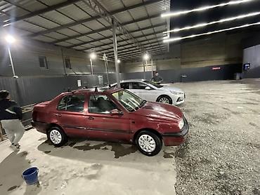 Продажа авто: Volkswagen Vento: 1992 г., 1.8 л, Механика, Бензин, Седан — 3