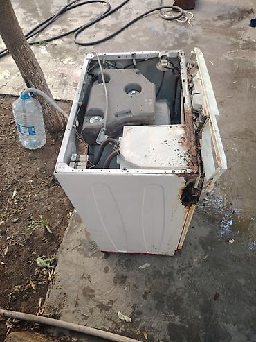 naxis masini: Beko markalı ağ rəngli paltaryuyan maşın. Bu model 5 kq tutuma — 2