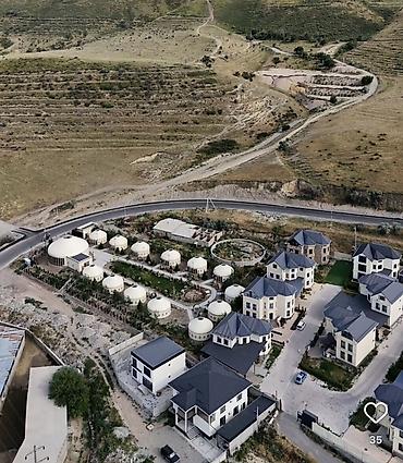 комнаты иссык: 🏡 Продается двухэтажный дом в с.Ортосай городок “Датка”🏰 📍Локация — 2