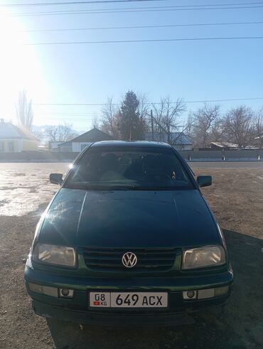 Volkswagen: Volkswagen Vento: 1995 г., 1.8 л, Механика, Бензин, Седан