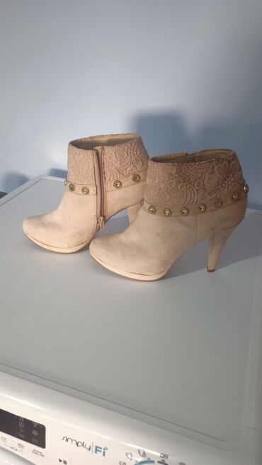 albino bez naocara: Ankle boots, 40