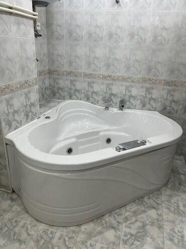Çanaq üçün kranlar: Salam yalnız vatsapa yazınJakuzi 80 azn. Ölçü 140*140. Hecbir problemi