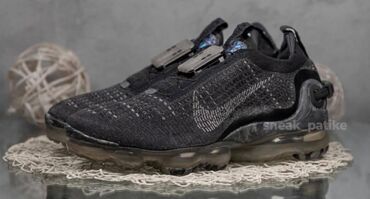 odeća od vune: Trainers, size - 45