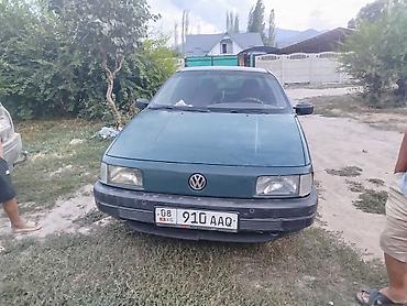 pass: Volkswagen Passat: 1990 г., 1.8 л, Механика, Седан — 1