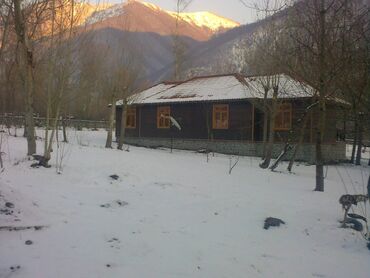 Kommersiya daşınmaz əmlakının satışı: 6 ədəd hər biri 2 otaqdan ibarət olan taxta katejIər resepşin oxran — 3