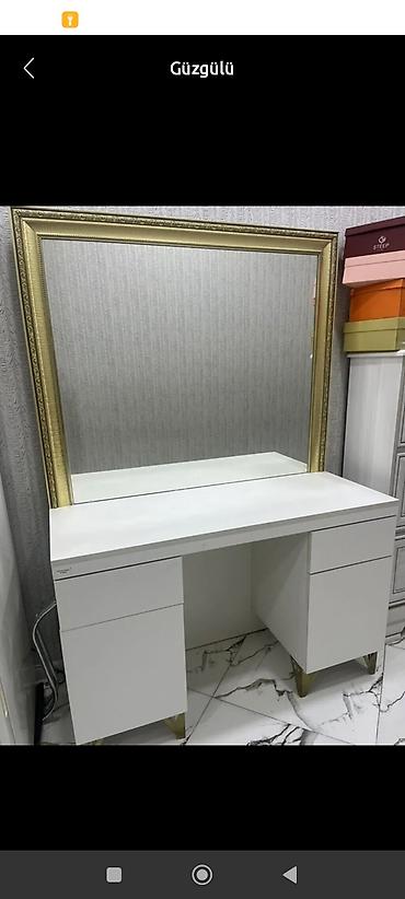 Yeni. Güzgülü makiyaj masası / konsol - Ağ rəngli, minimalist