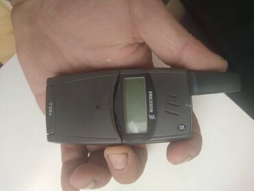 t28 telefon: Ericsson T28, < 2 GB Memory Capacity, rəng - Qara, Düyməli