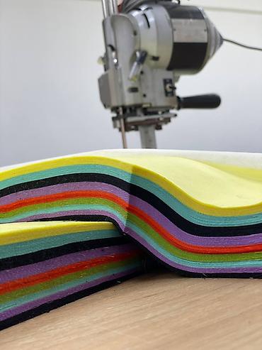 опытный сварщик: Требуется опытный ПОМОЩНИК закройщика! Только звонить! С 10.00 до — 1