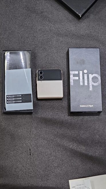 Samsung: Samsung Galaxy Z Flip 4, 128 ГБ, цвет - Золотой