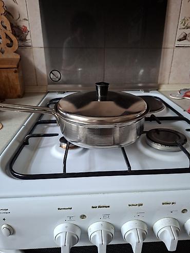 Кастрюли: Сотейник из нержавеющей стали с крышкой. Объём 1,5л диаметр 22 см - — 2