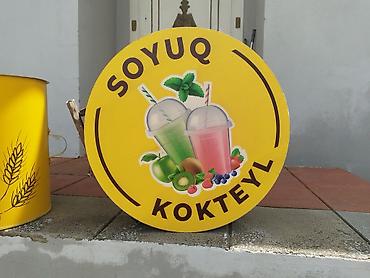 reklam tablosu: Saz vəziyyətdə Südlü kokteyl (Milkshake) reklam tablosu. içərisində — 1