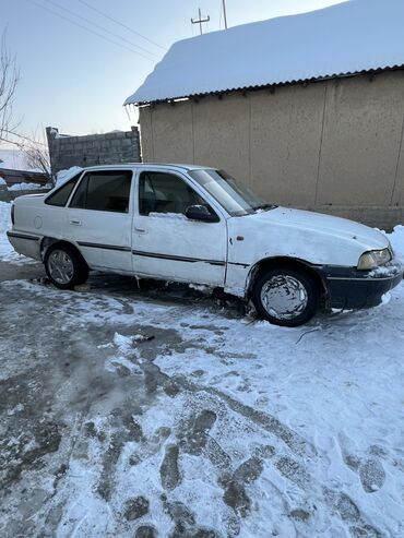 матор на гигант: Daewoo Nexia: 2002 г., 1.5 л, Механика, Бензин, Седан