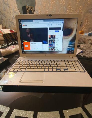 irsad notebook: Intel Core i3, 64 çox GB, 17 "