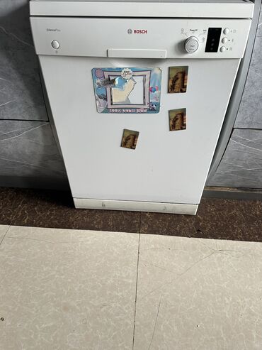 mini qabyuyan maşın: Qabyuyan maşın Bosch, Tam qabaritli (60 sm.), Ayrıca dayanan, İşlənmiş
