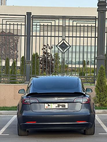 es 2016: Tesla Model 3: 2018 г., Электромобиль, Седан — 6