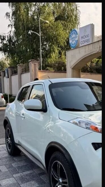 автомат машина бу: Nissan Juke: 2011 г., 1.6 л, Автомат, Бензин, Кроссовер