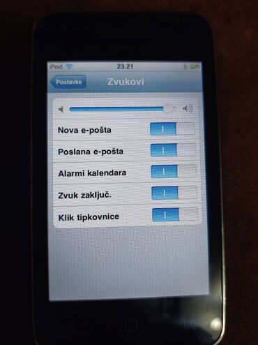IPod i MP3-plejeri: Odlicno ocuvan i provereno ispravan Apple iPod Touch 8GB Baterija — 8