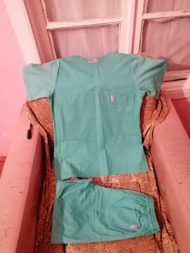 Digər gözəllik və sağlamlıq xidmətləri: Salam aleykum kişi ve Qadin ücün tibbi ve xadime geyimleri satilir — 25