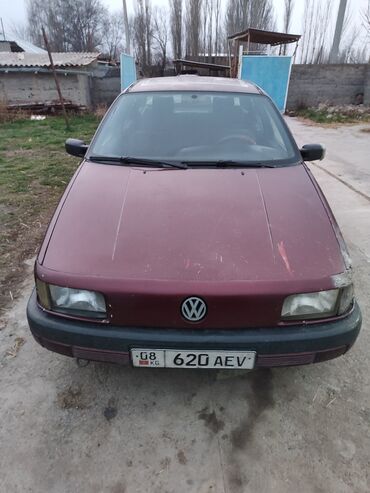 Volkswagen: Volkswagen Passat: 1990 г., 1.8 л, Механика, Газ, Седан